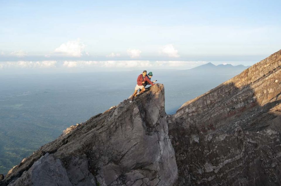 agung komikasia tour & travel