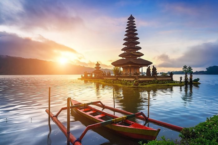 Bali’s Iconic Beratan Lake Temple and Jatiluwih Rice Terrace Tour